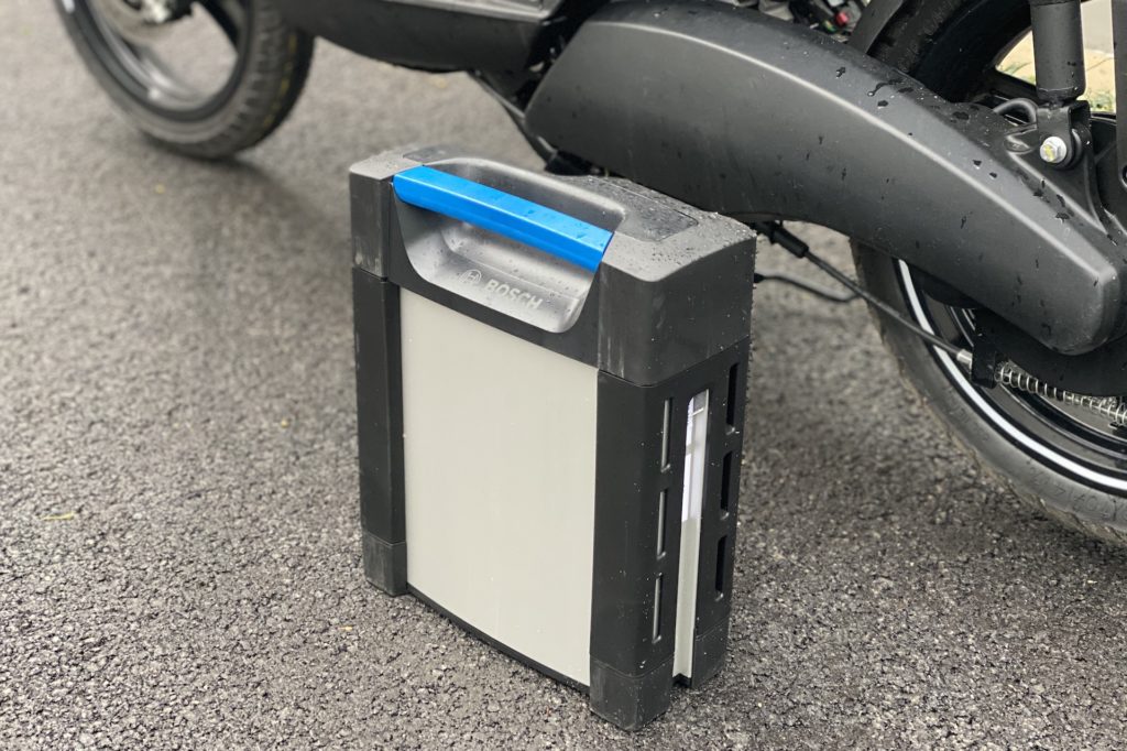 La batterie du scooter Peugeot e-Ludix // Source : Maxime Claudel pour Numerama
