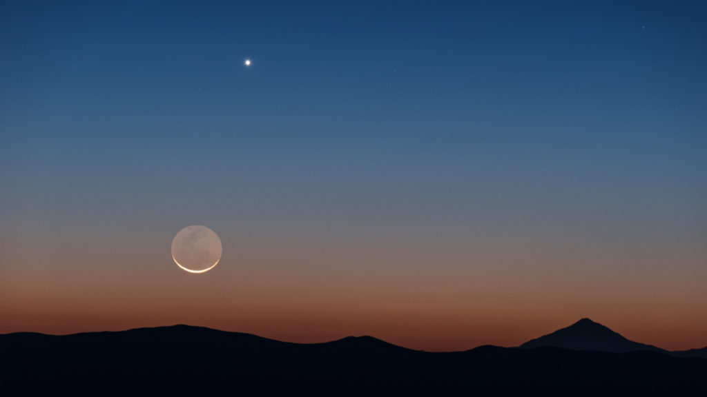 La Lune et Vénus. // Source : ESO/Y. Beletsky (photo recadrée)
