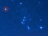 Bételgeuse dans la constellation d'Orion. // Source : Pixabay (photo recadrée, annotation Numerama)