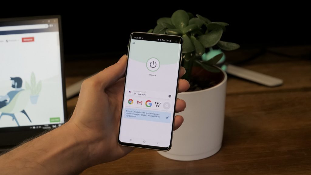 L'utilisation d'un VPN sur smartphone est très simple. Il suffit de choisir son serveur puis de cliquer sur le bouton connexion.