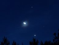 Une conjonction entre la Lune, Vénus et Jupiter. // Source : Flickr/CC/Stephen Rahn (photo recadrée)