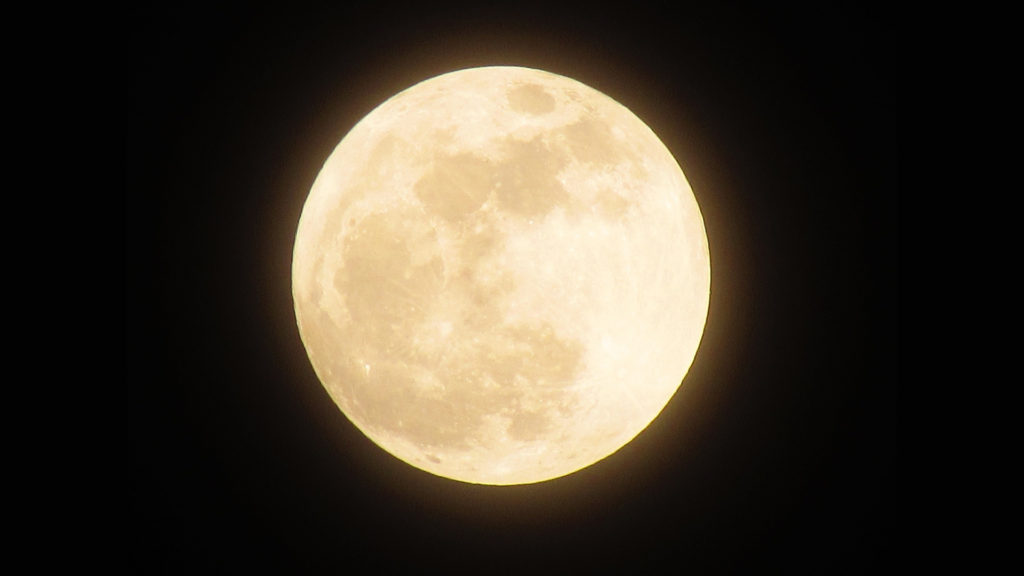 La pleine lune. // Source : Pixabay (photo recadrée)