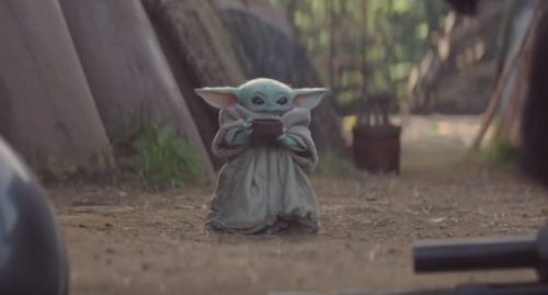 Baby Yoda dans le Mandalorian // Source : Disney+