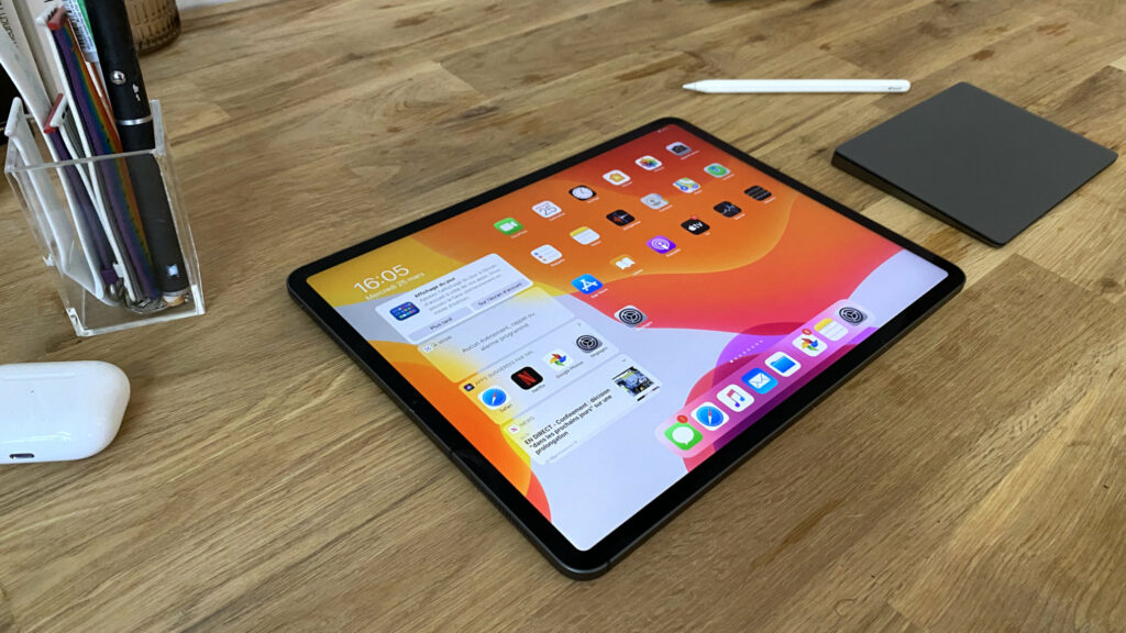 L'iPad Pro de 2020 // Source : Julien Cadot pour Numerama L'iPad Pro de 2020 // Source : Julien Cadot pour Numerama