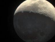 Conjonction entre la Lune et Saturne. // Source : Flickr/CC/Rob (photo recadrée)