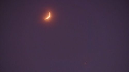 Une conjonction entre la Lune et Vénus. // Source : Flickr/CC/taro96b (photo recadrée)