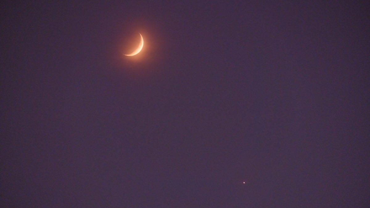 Une conjonction entre la Lune et Vénus. // Source : Flickr/CC/taro96b (photo recadrée)