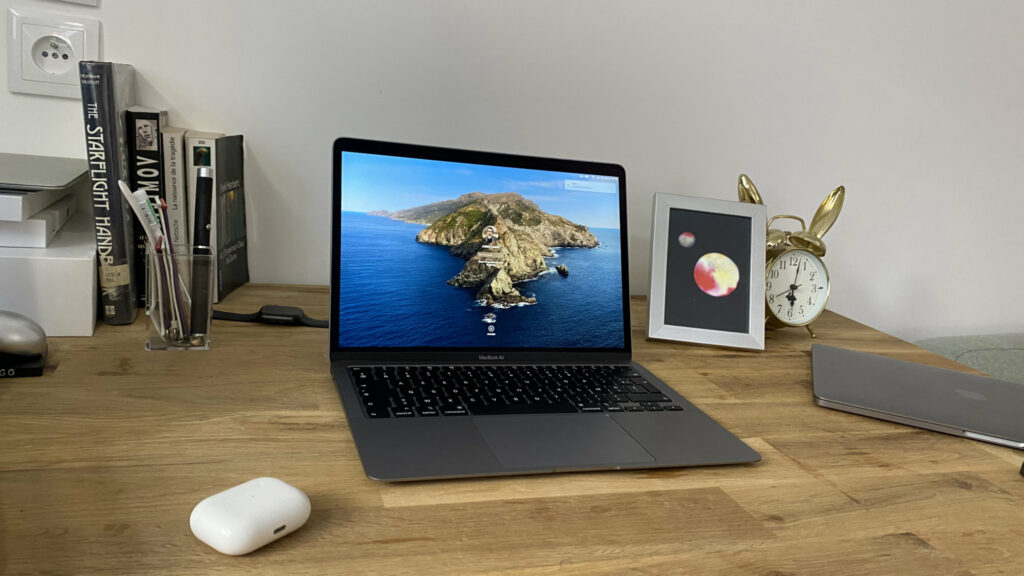Le MacBook Air 2020 // Source : Julien Cadot pour Numerama