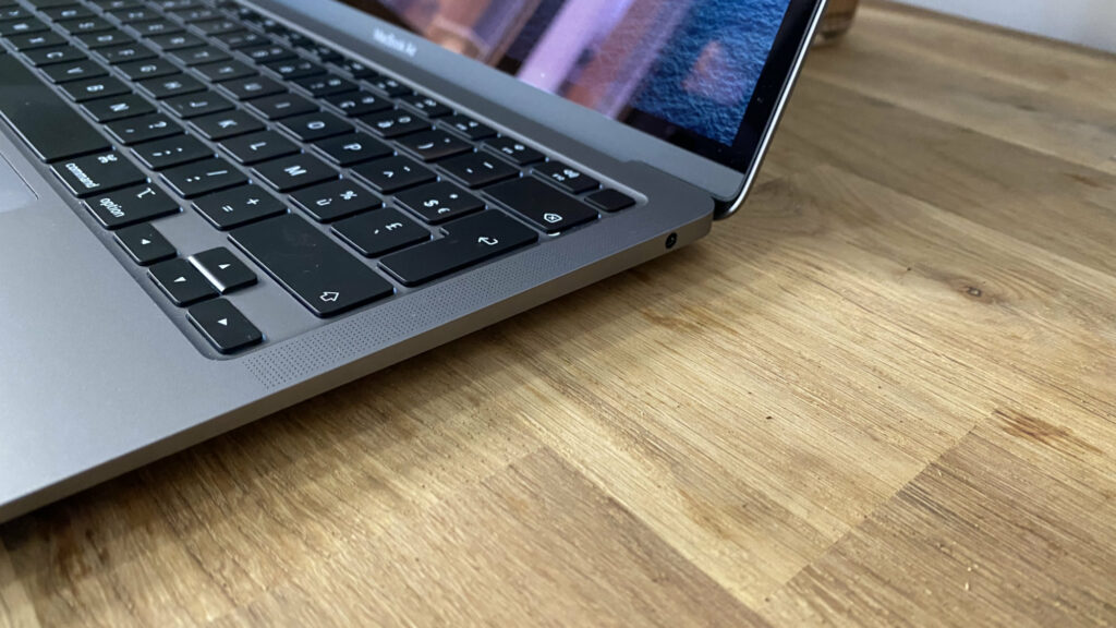 Le MacBook Air 2020 // Source : Julien Cadot pour Numerama Le MacBook Air 2020 // Source : Julien Cadot pour Numerama