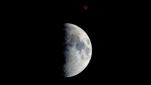 Une conjonction entre la Lune et Mars en juillet 2014. // Source : Flickr/CC/Rob Pettengill (photo recadrée et annotée)