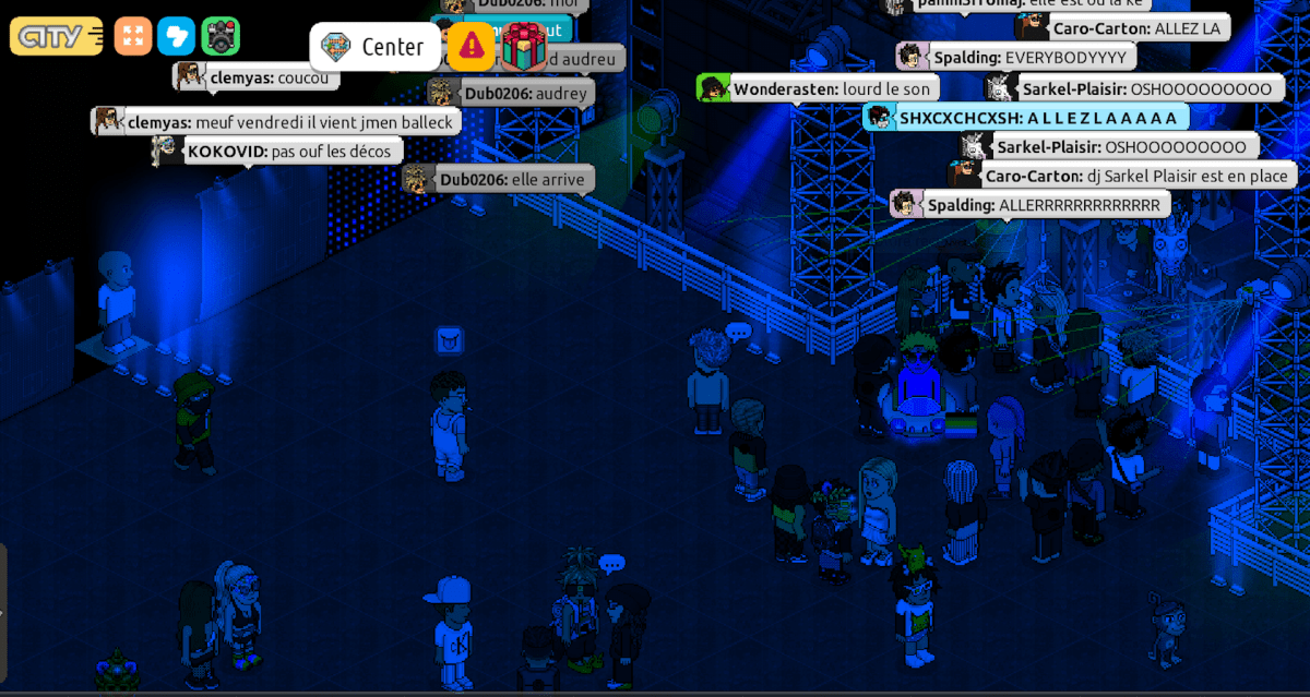 Une rave sur Habbo // Source : Capture d'écran Numerama/PF