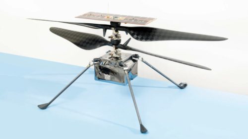 Le modèle de vol d'Ingenuity (Mars Helicopter). // Source : NASA/JPL-Caltech (photo recadrée)