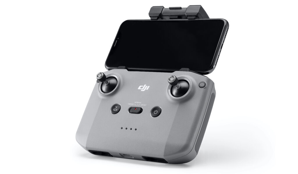 Télécommande du drone Mavic Air 2 // Source : DJI Télécommande du drone Mavic Air 2 // Source : DJI