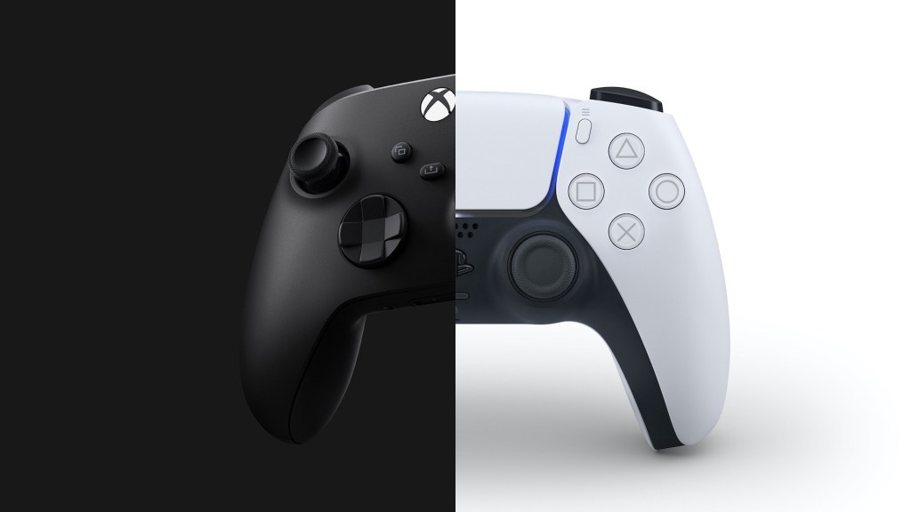 Manette Xbox Series versus manette PS5 // Source : Numerama