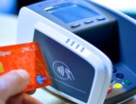 Un paiement sans contact par carte bancaire. // Source : ING Nederland