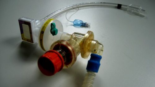 Un respirateur artificiel  // Source : Wikimedia/Philipp Lensing