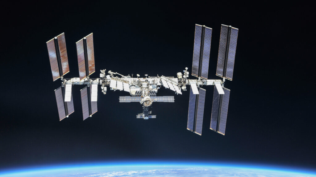 Une des directives concerne les satellites qui se trouvent à proximité de l'ISS. // Source : Flickr/CC/Nasa Johnson (photo recadrée)