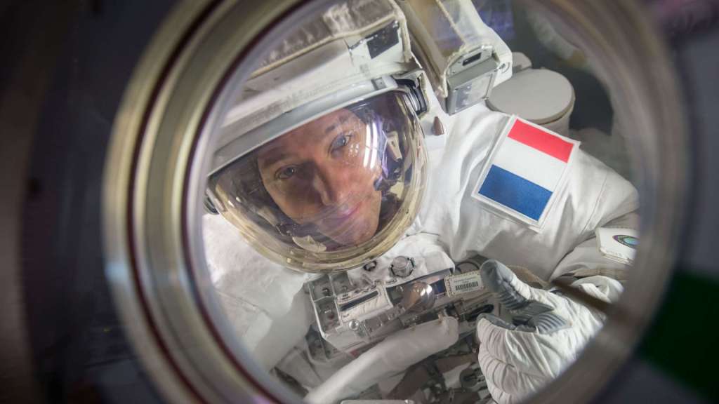 Thomas Pesquet en mission dans l'espace. // Source : Wikimedia/CC/NASA (photo recadrée)