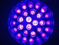 Ultraviolets émis par une lampe. // Source : Flickr/CC/trentv11182