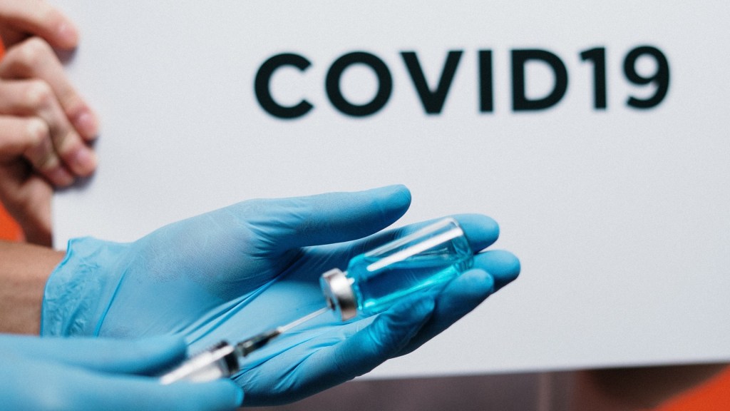 Des dizaines de laboratoires et d'entreprises cherchent à trouver un vaccin contre la maladie à coronavirus Covid-19. // Source : Pexels