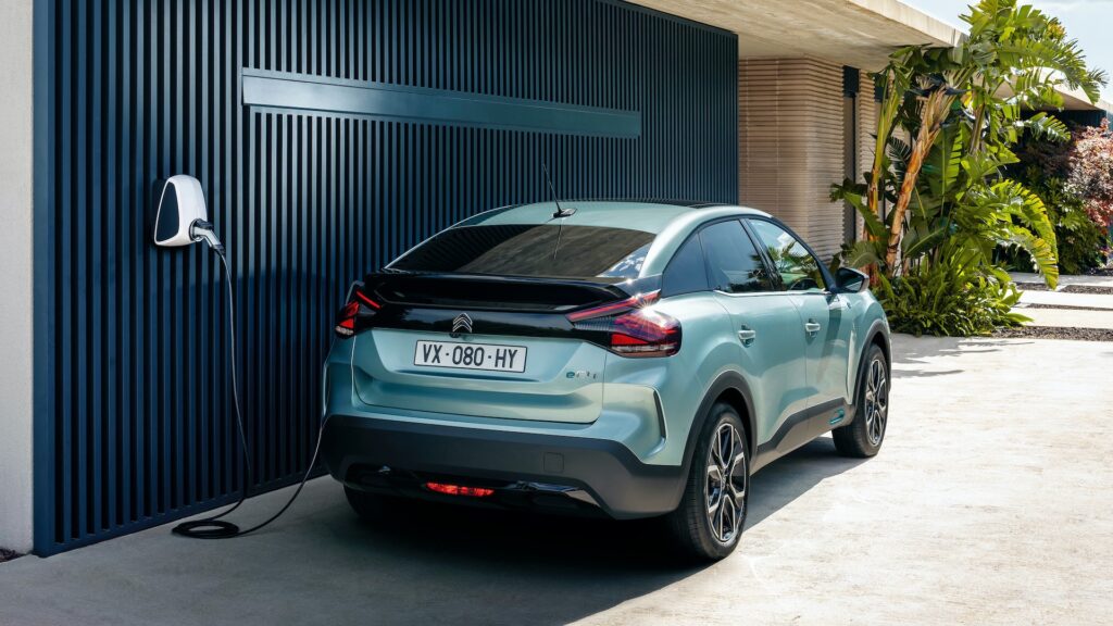 Arrière de la Citroën ë-C4 // Source : Citroën Arrière de la Citroën ë-C4 // Source : Citroën
