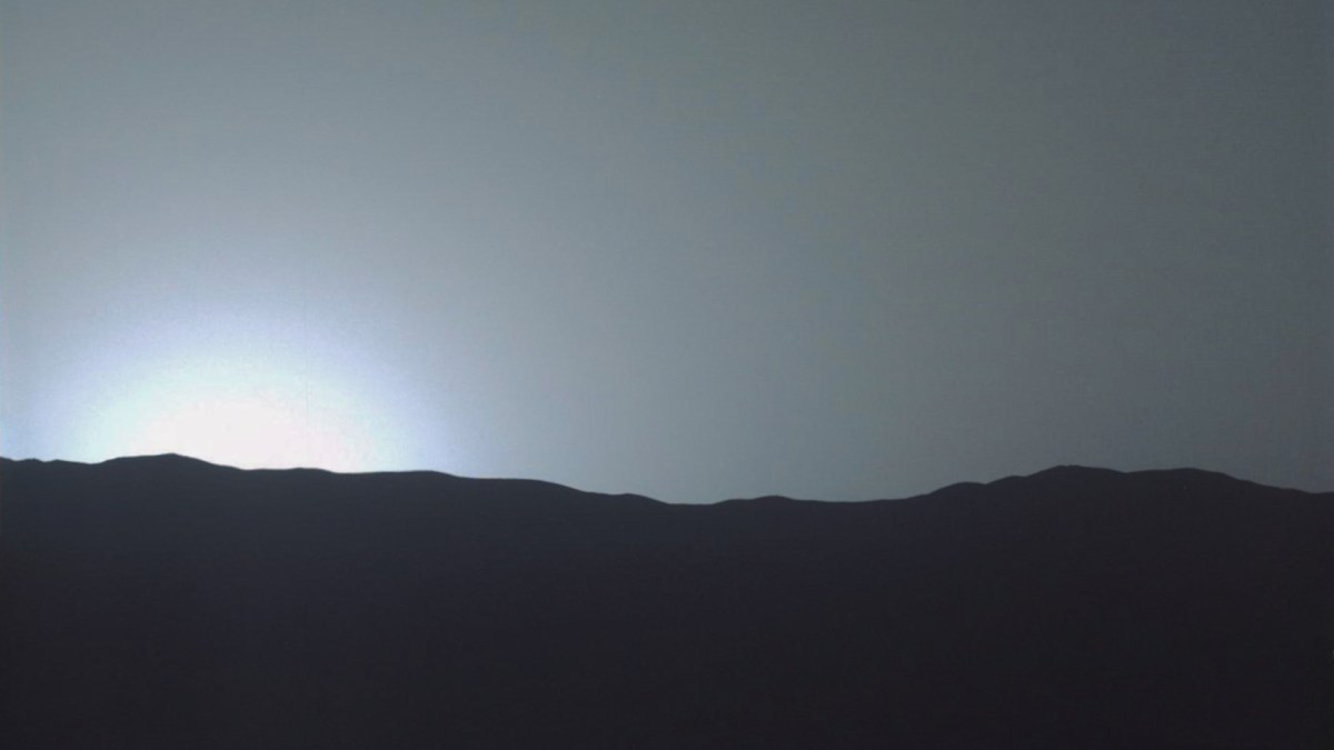 Coucher de Soleil vu par Curiosity en 2014 sur Mars. // Source : Flickr/CC/Raziel Abulafia (photo recadrée)