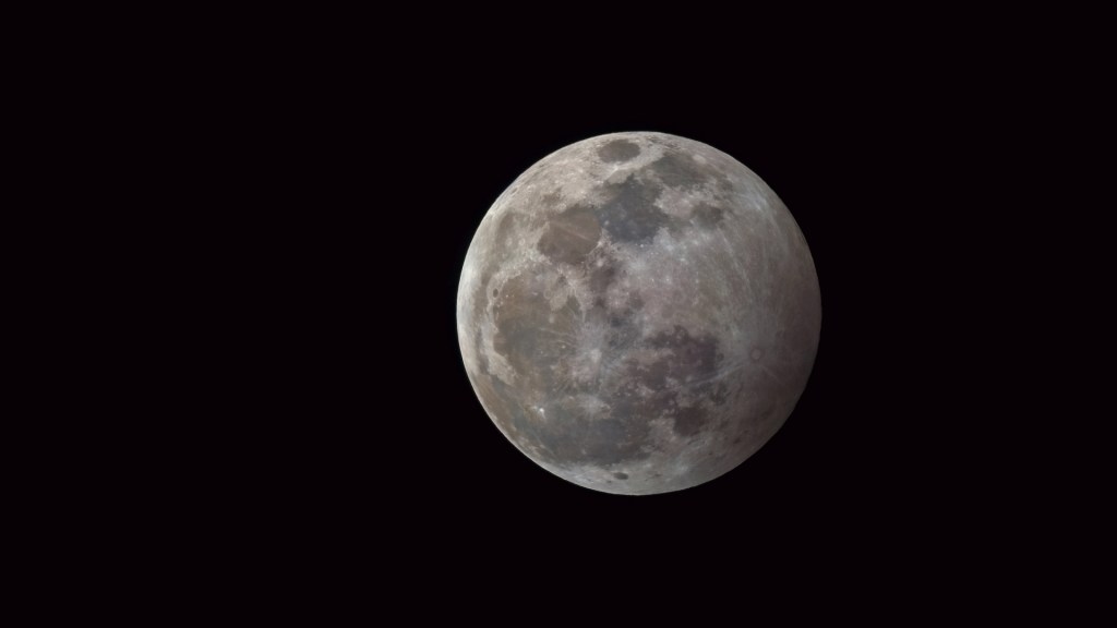 Éclipse de Lune par la pénombre, 10 janvier 2020. // Source : Flickr/CC/Giuseppe Donatiello (photo recadrée et modifiée)