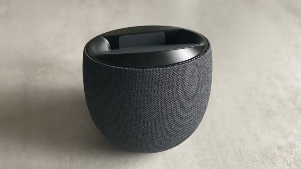 L'arrière de la Belkin SoundForm Elite // Source : Maxime Claudel pour Numerama L'arrière de la Belkin SoundForm Elite // Source : Maxime Claudel pour Numerama