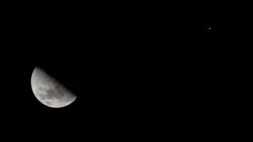 La Lune et Mars. // Source : Flickr/CC/Bernal Saborio