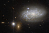 La galaxie NGC 3021 contient des céphéides, utiles pour estimer des mesures de distance. // Source : NASA & ESA (photo recadrée)