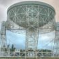 Le télescope Lovell. // Source : Wikimedia/CC/Mike Peel; Jodrell Bank Centre for Astrophysics, University of Manchester (photo recadrée)