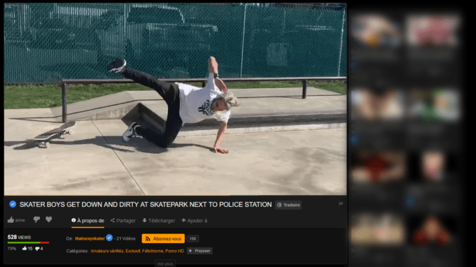 Sebastian, aka ThatSexySkater, publie ses vidéos uniquement sur Pornhub pour ne pas avoir à ce soucier des règles strictes de YouTube // Source : Capture d'écran Numerama