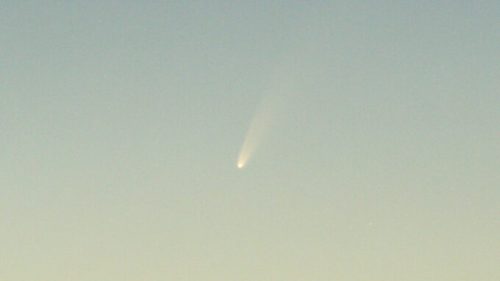 La comète C/2020 F3 (NEOWISE). // Source : Flickr/CC/Petr Hykš (photo recadrée)