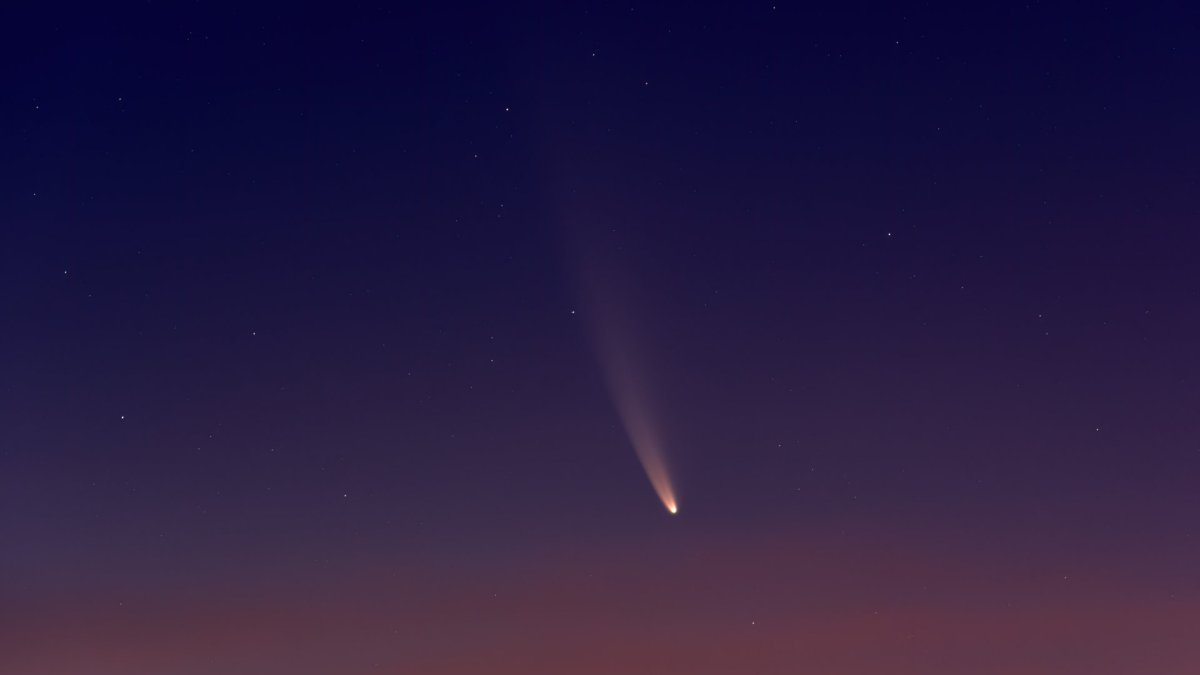 La comète C/2020 F3 (NEOWISE) vue du Texas. // Source : Flickr/CC/Rob Pettengill (photo recadrée)