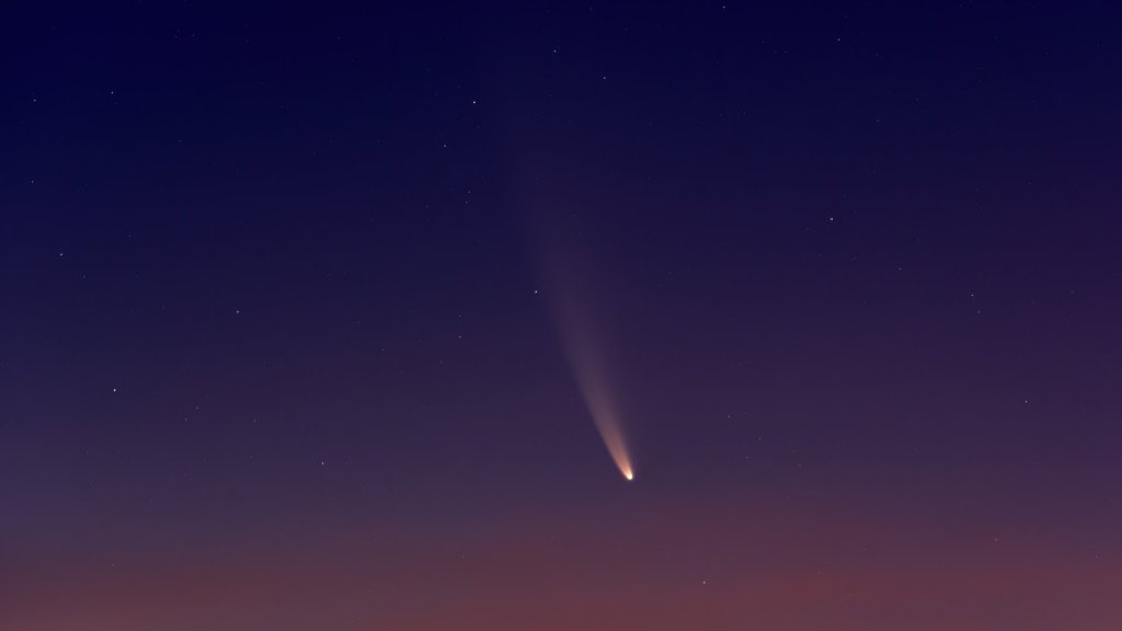 La comète C/2020 F3 (NEOWISE) vue du Texas. // Source : Flickr/CC/Rob Pettengill (photo recadrée)
