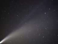La comète C/2020 F3 (NEOWISE). // Source : Flickr/CC/Niccolò Ubalducci (photo recadrée)