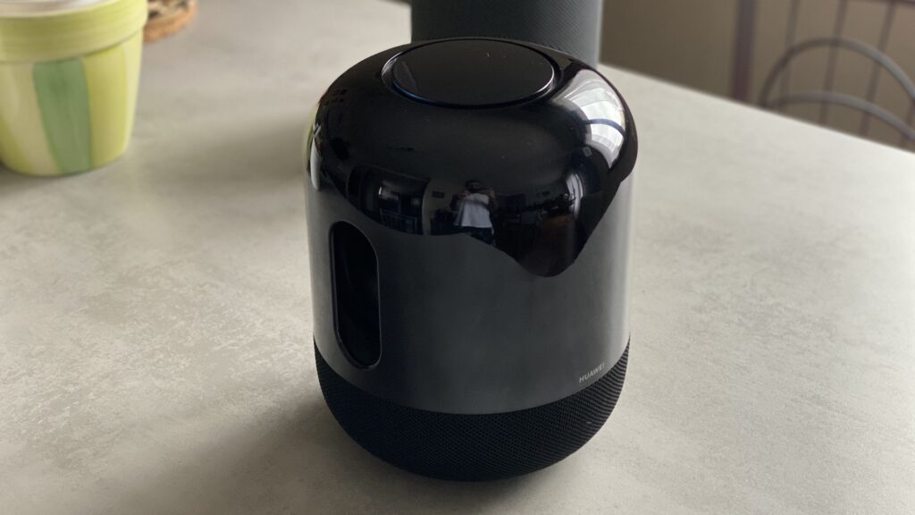 Arrière de l'enceinte Huawei Sound X // Source : Maxime Claudel pour Numerama Arrière de l'enceinte Huawei Sound X // Source : Maxime Claudel pour Numerama