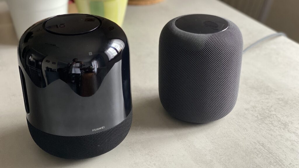 Huawei Sound X versus HomePod // Source : Maxime Claudel pour Numerama Huawei Sound X versus HomePod // Source : Maxime Claudel pour Numerama