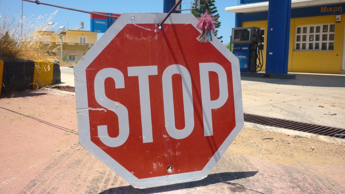 Un panneau STOP // Source : Wikimedia/André Loconte (photo légèrement éclaircie)