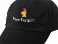 L'un des lots du tournoi #FreeFortnite sera une casquette anti-Apple // Source : Epic Games