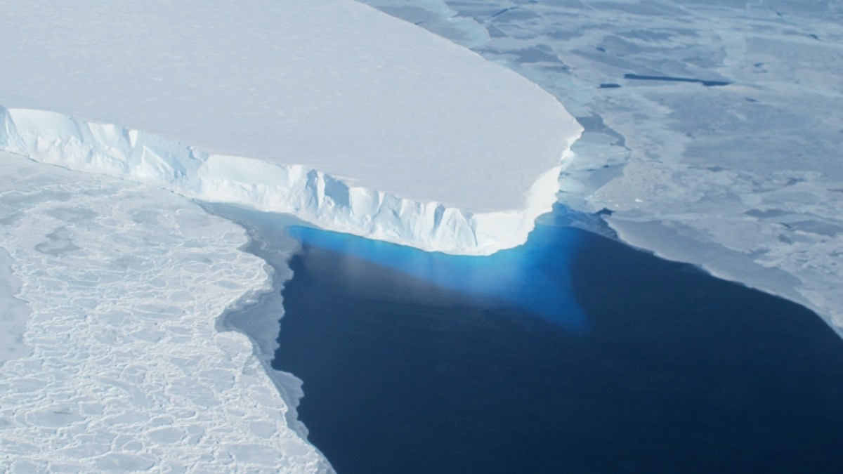 Un glacier. // Source : Nasa