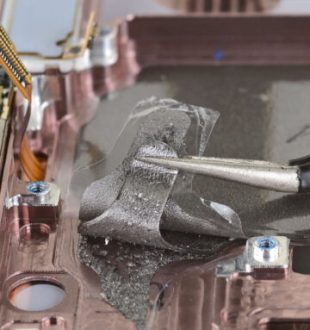 iFixit Samsung Galaxy Note 20 // Source : iFixit