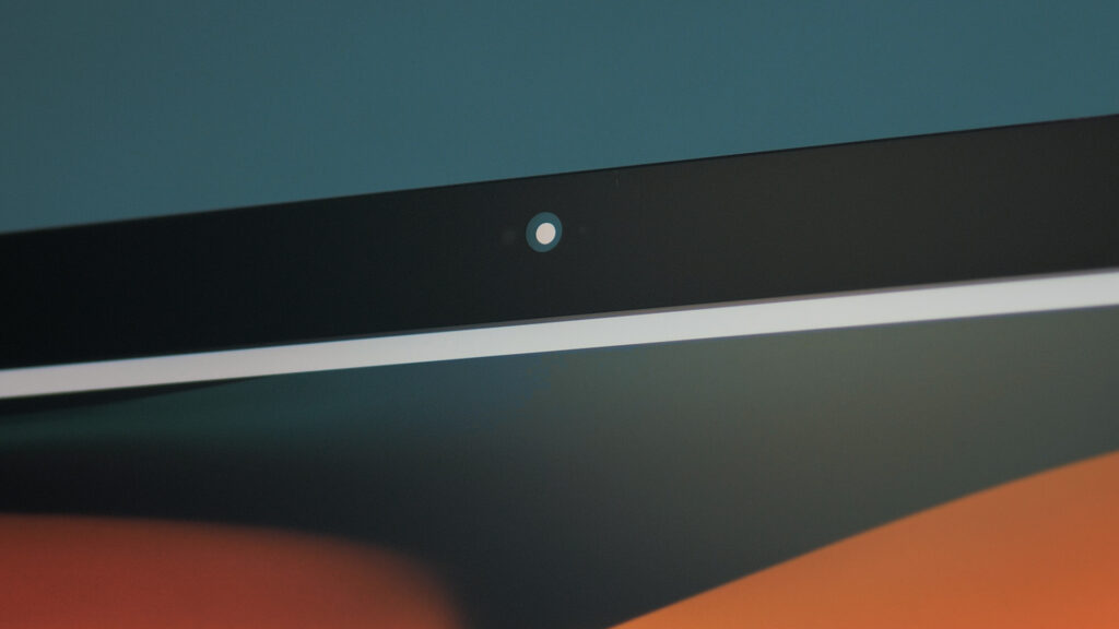 La nouvelle caméra FaceTime Full HD // Source : Louise Audry pour Numerama La nouvelle caméra FaceTime Full HD // Source : Louise Audry pour Numerama