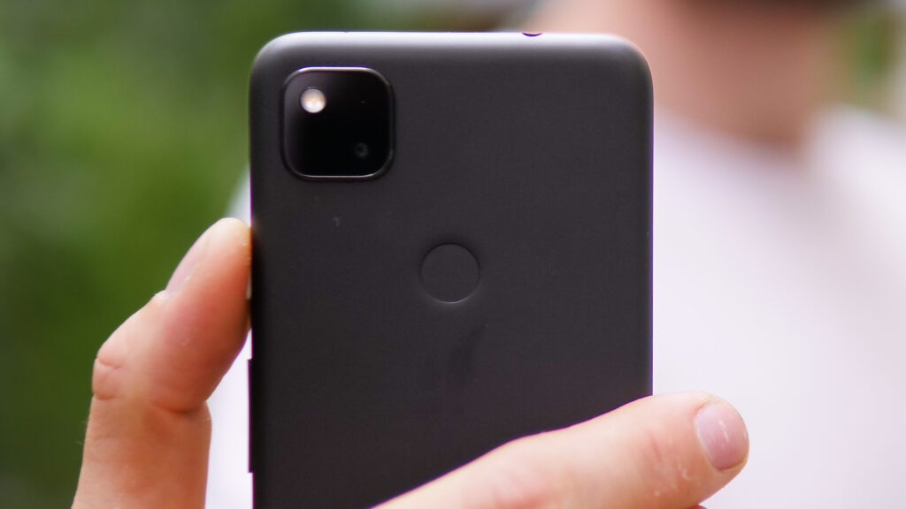 The Pixel 4a was released in France, but not the Pixel 5a.  An amazing strategy.  The Pixel 6a will be there.  // Source: Louise Audry for Numerama