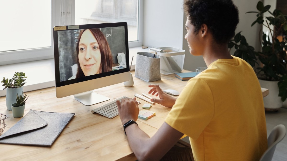 Pendant leur quatorzaine, la plupart des gens sont en télétravail. // Source : Pexels