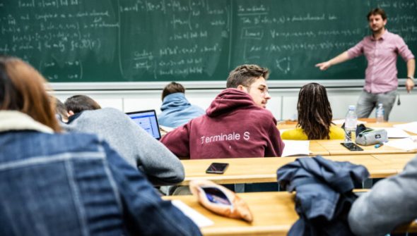 Cours de mathématiques. // Source : Flickr/École polytechnique - J.Barande (photo recadrée)
