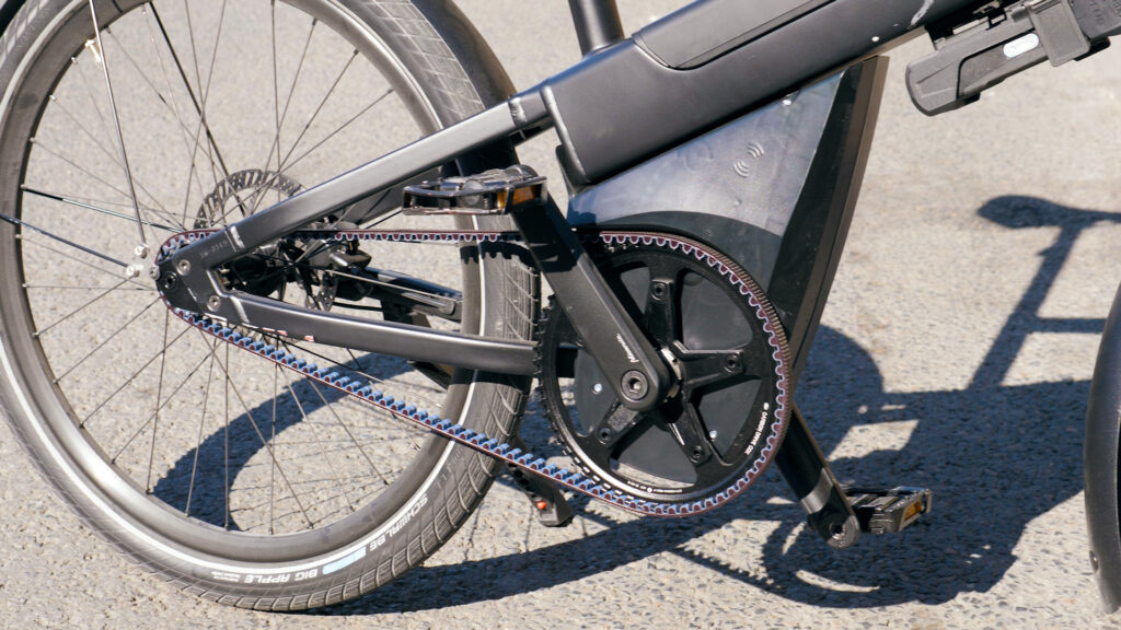 Les roues de 24 pouces, pneus Schwalbe // Source : Louise Audry pour Numerama Les roues de 24 pouces, pneus Schwalbe // Source : Louise Audry pour Numerama
