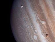 Jupiter et ses lunes Io et Europe. // Source : Flickr/CC/Justin Cowart (photo recadrée)