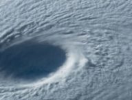 Une photo du typhon Maysak, prise en 2015 depuis la Station spatiale internationale. Le cyclone était alors de catégorie 5. // Source : NASA Johnson