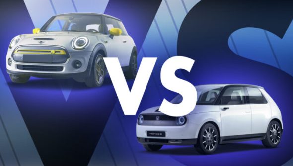 Honda e versus Mini Cooper SE // Source : Claire Braikeh pour Numerama